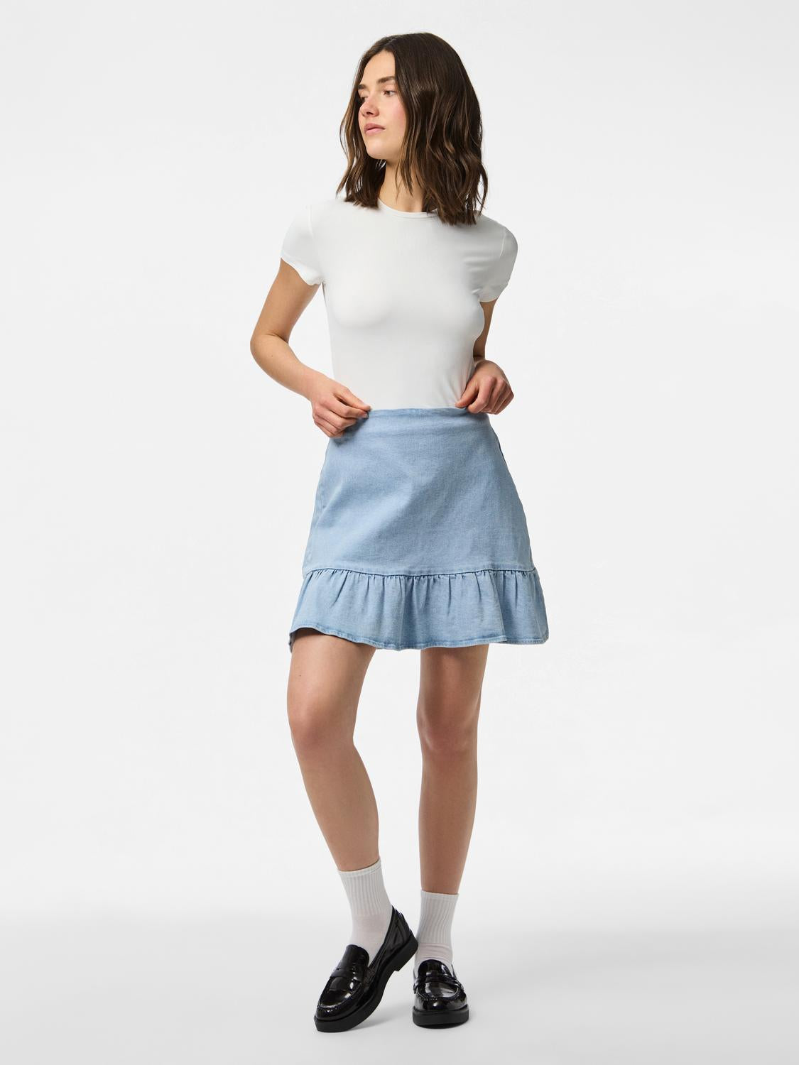 model_shot-front_full